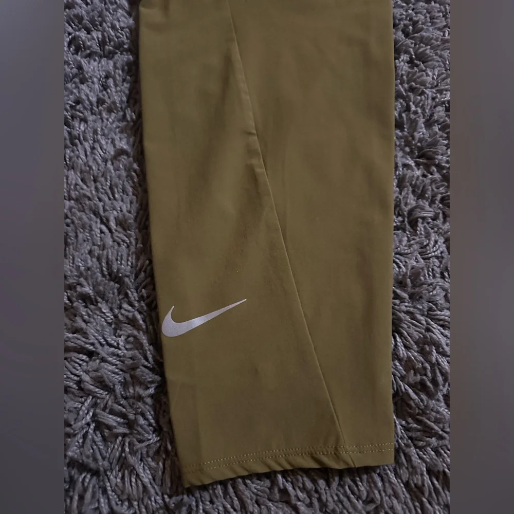 Nike DriFit pants - Picture 5 of 7